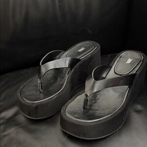 Zara Sleek Black Platform Flip-Flops